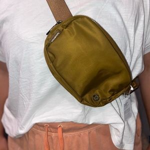 BRAND NEW…Lulu Lemon Everywhere Belt Bag!